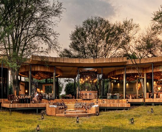 Serengeti-luxury-+-Lodges.._