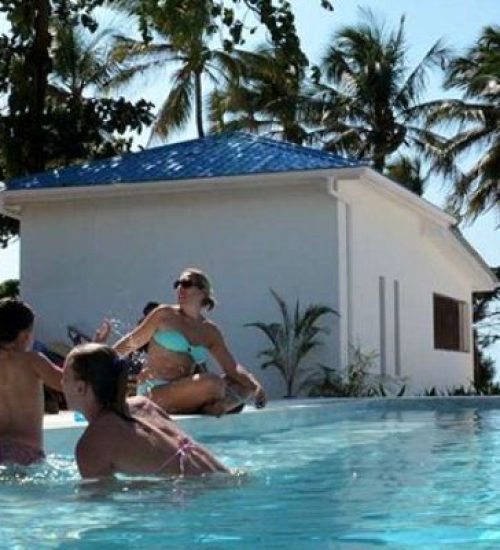 18 Day tracking Gorilla Game view & Beaches